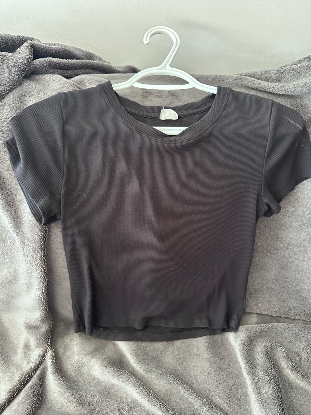 Wilfred Black Ribbed Crop Tee